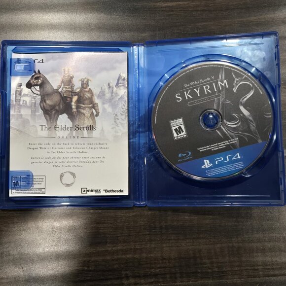 THE ELDER SCROLLS V: SKYRIM Special Edition Game 2016 PS4 Complete - Picture 4 of 6